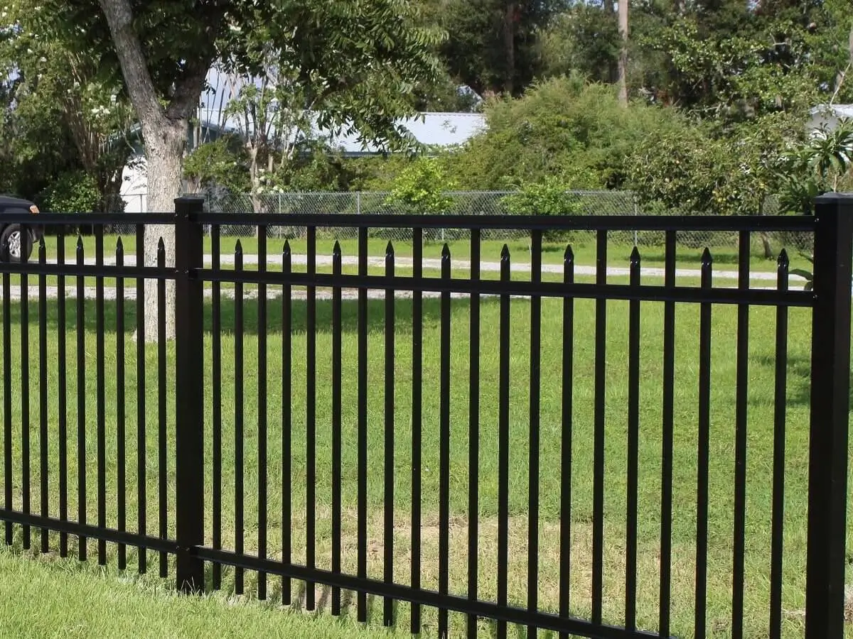 What’s the Best Fence for Backyards in the Panama City Florida? A Local Guide from Mr. Fence of Florida