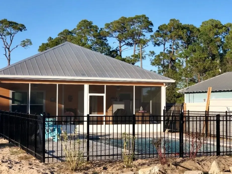 Why is Aluminum a Popular Choice for Panama City Florida Residential Fencing?