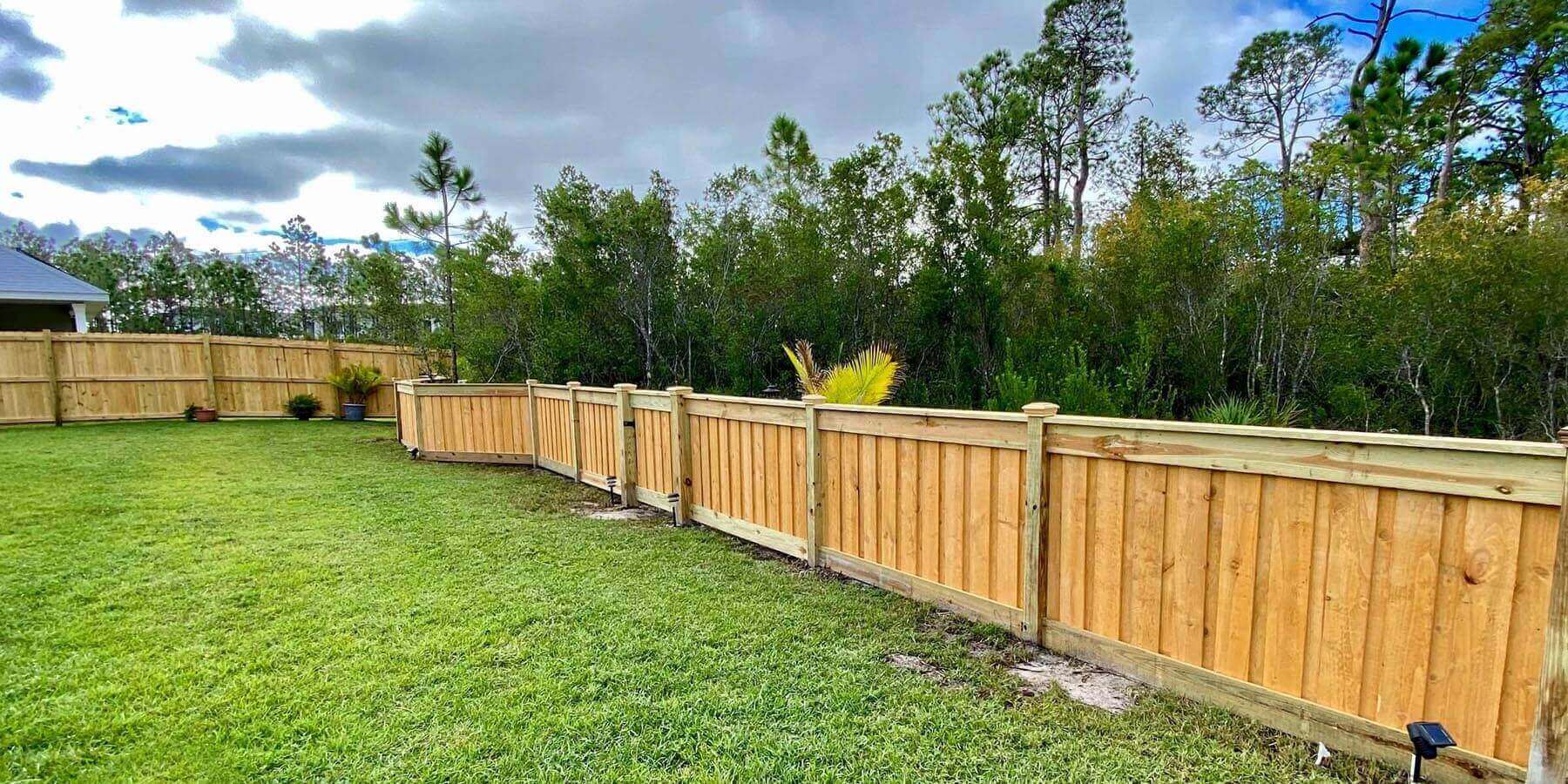 Panama City board-on-board fence — overlapping wood privacy by Mr. Fence of Florida