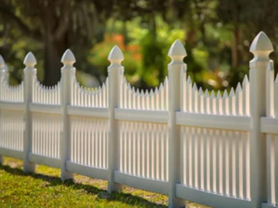 Vinyl fencing